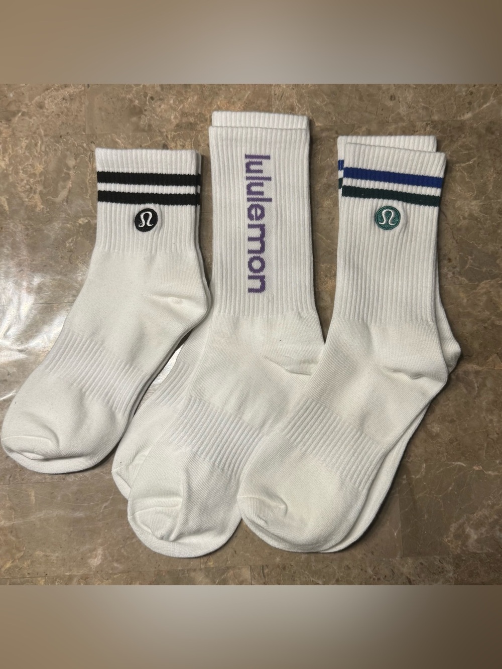 New Women’s Lululemon Athletica Socks
3 pairs Size Medium
Socks stretch